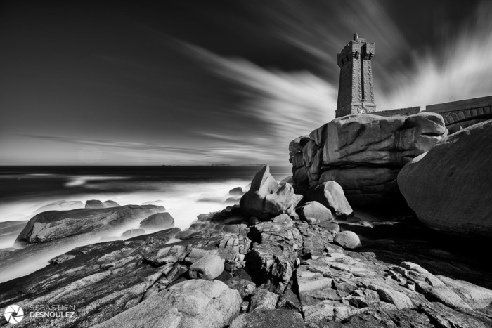 Phare de Mean Ruz, Ploumanac'h, Côtes d'Armor - Photo : © Sebastien Desnoulez photographe auteur