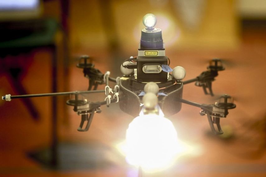 LE MIT CONÇOIT UN DRONE D'ÉCLAIRAGE POUR PHOTOGRAPHES