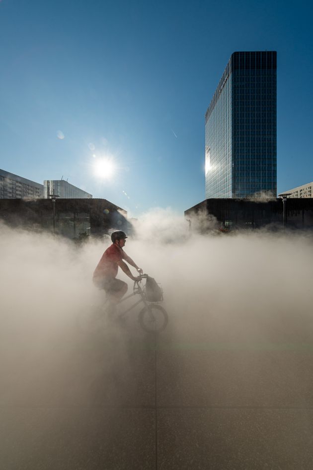 Riding through the fog - Photo : © Sebastien Desnoulez