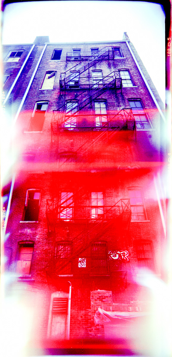 Stairway to heaven - Série Hallucinations - Holga - Photo : © Sebastien Desnoulez